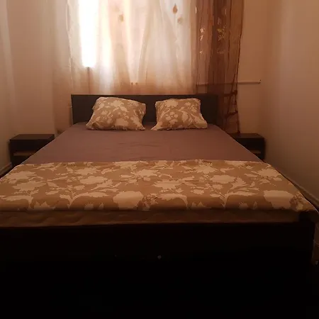 Apartament La Fely * 康斯坦察
